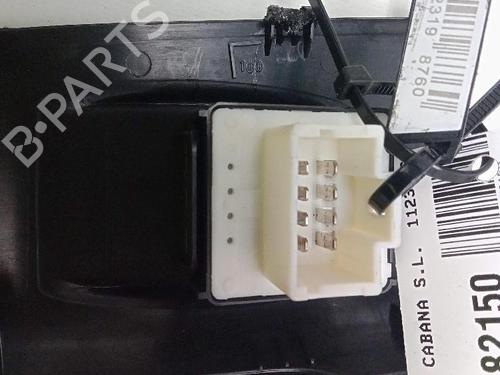 Left front window switch CITROËN C4 CACTUS 1.2 VTi 82 | BP30455818I27