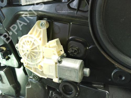 Front right window mechanism INFINITI Q30 1.5 D | BP31352384C23