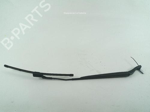 Used Front windshield wiper arm PEUGEOT 2008 II (UD_, US_, UY_, UJ_, UR_, UC_) 1.2 PureTech 100 (USHNK) (101 hp) 18873523