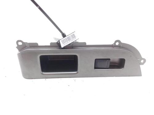 Used Right front window switch NISSAN X-TRAIL I (T30) 2.2 Di 4x4 (114 hp) 18372101