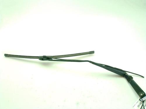Used Front windshield wiper arm RENAULT MASTER II Van (FD) 2.5 dCi (FD01, FD02, FD21, FD22, FD31, FD32, FD3Y, FD71,... (120 hp) 30455521