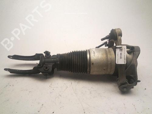Used Right front shock absorber Right front shock absorber PORSCHE CAYENNE (9PA) Turbo S 4.5 (521 hp) 24001098 24001098
