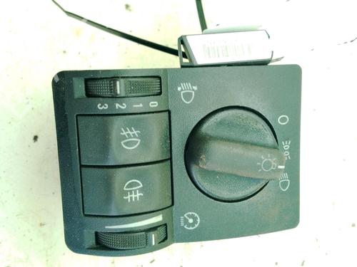 Used Headlight switch OPEL ZAFIRA A MPV (T98) 2.2 DTI 16V (F75) (125 hp) 26195142