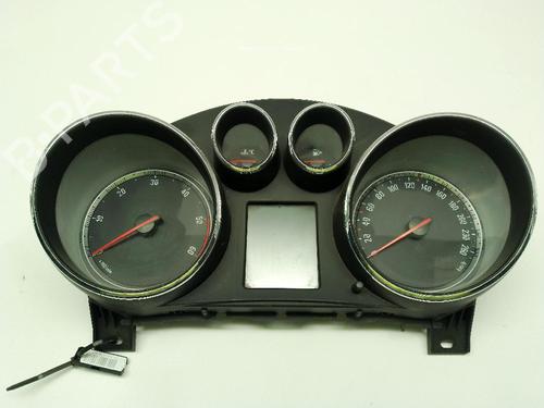 Used Instrument cluster OPEL INSIGNIA A (G09) [2008-2017]  32845589