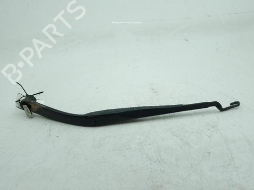 Used Front windshield wiper arm KIA SPORTAGE IV (QL, QLE) 1.6 GDI (132 hp) 18375409
