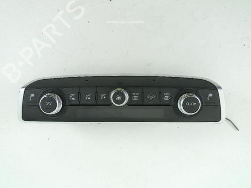 Used Climate control Climate control AUDI Q3 (F3B) 2.5 RS TFSI quattro (400 hp) 18364450 18364450