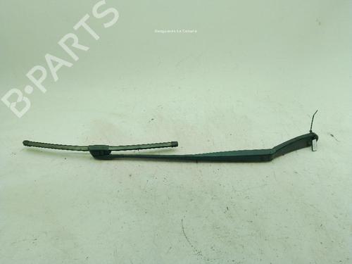 Used Front windshield wiper arm BMW 5 (F10) 530 d (245 hp) 27097503