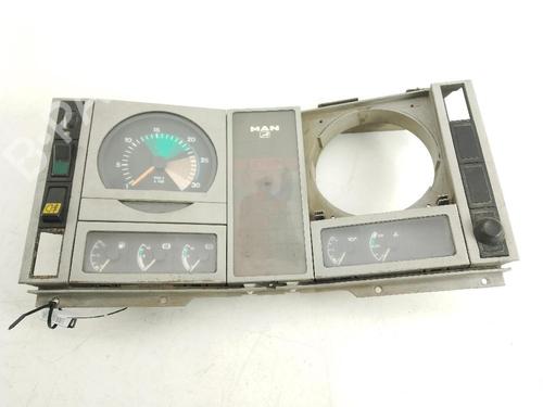 Used Instrument cluster Instrument cluster MAN TGE Bus 2.0 TDI (102 hp) 33953866 33953866