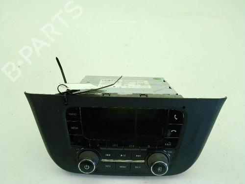 Used Radio Radio IVECO DAILY VI Van 33S16, 35S16, 35C16, 38S16, 40C16, 42S16, 50C16 (156 hp) 34237709 34237709