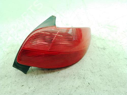 Used Right taillight PEUGEOT 206 Hatchback (2A/C) 1.4 i (75 hp) 27450278