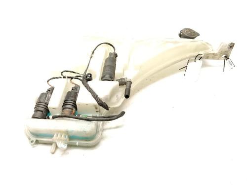 Used Windscreen washer tank Windscreen washer tank 39047649 39047649