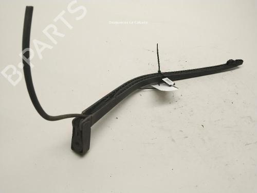 Used Rear windshield wiper arm Rear windshield wiper arm LAND ROVER DISCOVERY II (L318) 2.5 Td5 4x4 (139 hp) 40523922 40523922