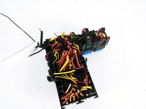 fuse-box-renault-captur-i-j5_-h5_-09-tce-90-18017641-2013-18372723 main image