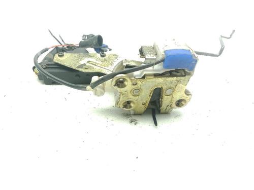 Serrure avant gauche MAHINDRA GOA 2.2 CRDe AWD (120 hp) 33037109