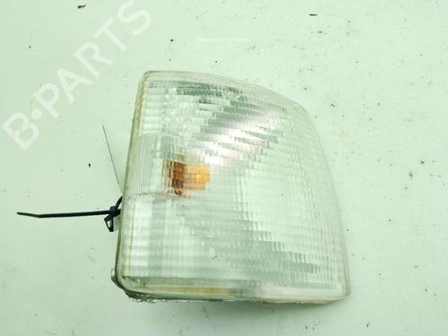 Used Right front indicator VW TRANSPORTER T4 Van (70A, 70H, 7DA, 7DH) 2.5 TDI (88 hp) 29449363