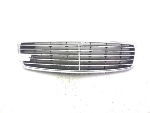 Used Grille MERCEDES-BENZ E-CLASS (W211) E 320 CDI (211.026) (204 hp) 24004025
