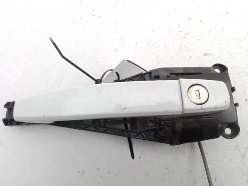 Used Front left exterior door handle OPEL ASTRA J (P10) 1.6 CDTi (68) (110 hp) 18366831
