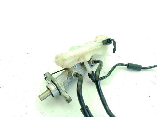 brake-master-cylinder-volvo-v40-hatchback-525-2012-2013-2014-2015-2016-2017-2018-2019-36765522 main image