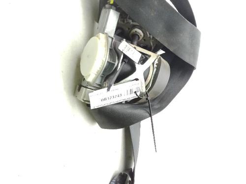 front-right-seatbelt-citroen-c4-cactus-2014-35774721 main image