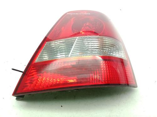 Feu arrière droit KIA SORENTO I (JC) 2.5 CRDi 4WD (140 hp) 32079283