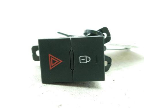 Used Warning switch Warning switch HYUNDAI i20 III (BC3, BI3) 1.0 T-GDI (101 hp) 33716353 33716353