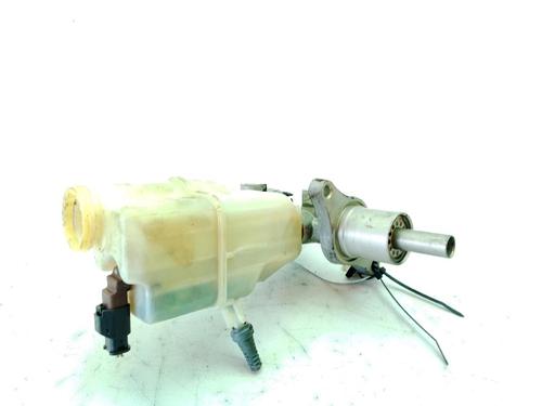 brake-master-cylinder-peugeot-508-i-8d_-2010-2011-2012-2013-2014-2015-2016-2017-2018-33810998 main image