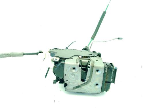 rear-right-lock-infiniti-q30-2015-31352175 main image