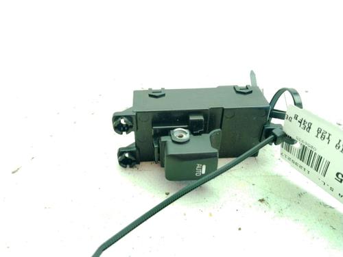 Used Right front window switch Right front window switch KIA CEE'D (JD) 1.6 CRDi 128 (128 hp) 27556026 27556026