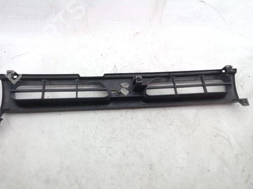 Grille NISSAN TERRANO II (R20) 2.7 TD 4WD | BP24002549C40 