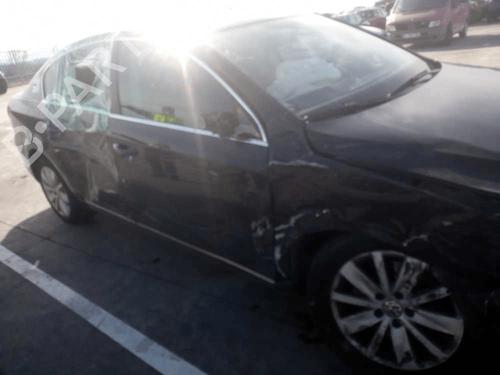 Left front fog light VW PASSAT B6 (3C2) 1.6 TDI | BP28209027C30  - Image 9