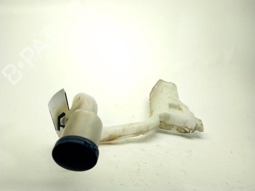 Used Windscreen washer tank CITROËN C4 CACTUS 1.2 VTi 82 (82 hp) 30146043