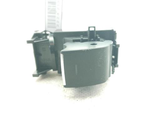 right-front-window-switch-toyota-corolla-estate-_e21_-2019-24002019 main image