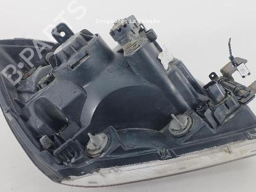 Left headlight KIA SPORTAGE II (JE_, KM_) 2.0 CRDi | BP24042606C28 