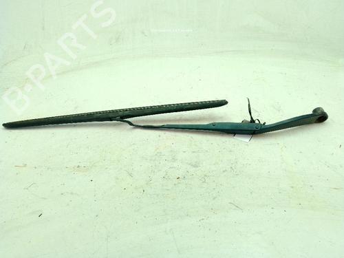 Used Front windshield wiper arm KIA SPORTAGE IV (QL, QLE) 2.0 CRDi (136 hp) 27173653
