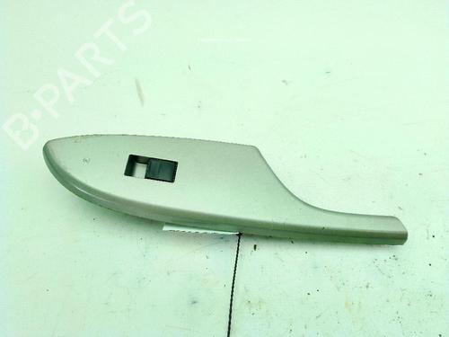 Used Right front window switch Right front window switch TOYOTA COROLLA Saloon (_E15_) 1.3 (NRE150) (101 hp) 33232444 33232444