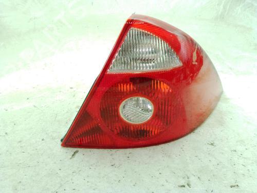 Used Right taillight FORD MONDEO III Saloon (B4Y) 1.8 16V (125 hp) 26446888