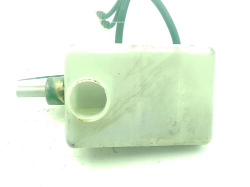 Used Brake master cylinder Brake master cylinder IVECO DAILY III Platform/Chassis 35 C 10 V , 35 S 10 V (AMJA14A1, AMJA64A1, AMJA65A1,... (95 hp) 35973588 35973588
