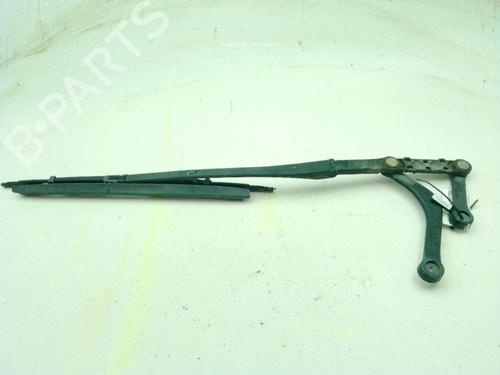 Used Front windshield wiper arm BMW 5 (E39) 520 i (150 hp) 25046282