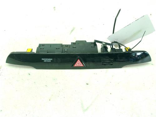 Used Warning switch HYUNDAI TUCSON (TL, TLE) 1.6 GDi (132 hp) 24948381