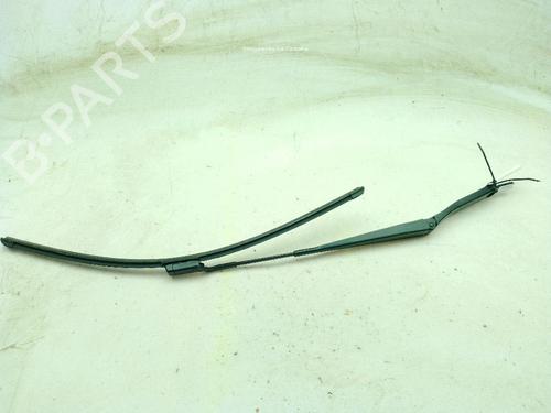 Used Front windshield wiper arm SEAT ATECA (KH7, KHP) 2.0 TDI (150 hp) 25781471