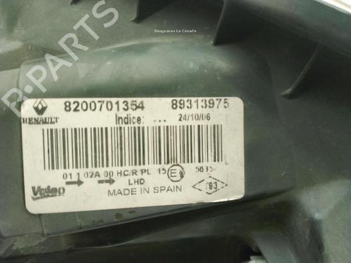 Right headlight NISSAN PRIMASTAR Bus (X83) dCi 120 | BP30410693C29