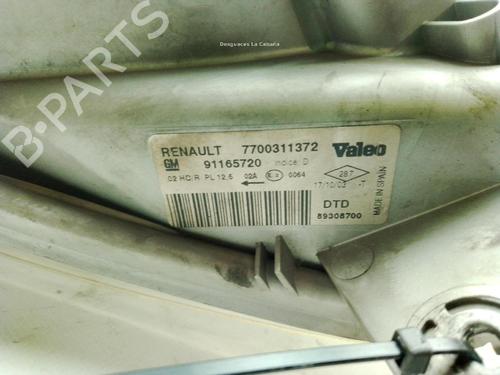 Right headlight NISSAN PRIMASTAR Van (X83) 1.9 dCi 100 | BP32280376C29