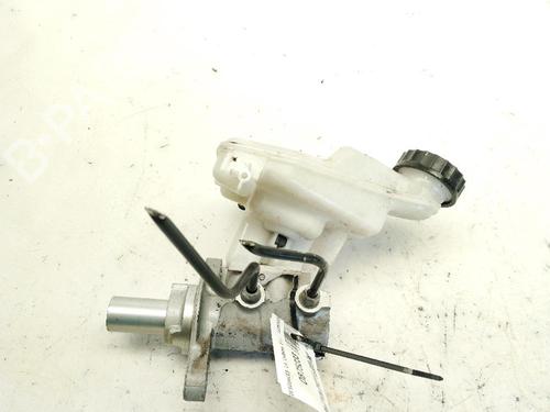 Used Brake master cylinder PEUGEOT 3008 II SUV (MC_, MR_, MJ_, M4_) 1.2 THP/ PureTech 130 (MRHNSM, MRHNSU, MRHNSJ, MRHNYW,... (131 hp) 29555065