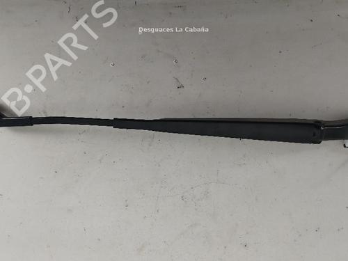 Used Front windshield wiper arm OPEL CORSA F (P2JO) 1.5 (68) (102 hp) 31988507