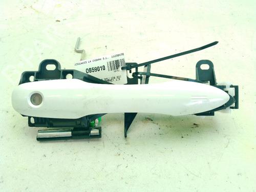 Used Front left exterior door handle TOYOTA YARIS CROSS (MXP_) 1.5 Hybrid (MXPJ11) (131 hp) 27733708