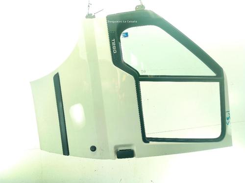 Used Left front door FORD TRANSIT Bus (FD_ _, FB_ _, FS_ _, FZ_ _, FC_ _) 2.0 DI (F_E_, F_F_, F_G_) (75 hp) 30919806
