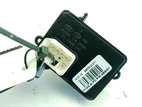 Right front window switch HYUNDAI i30 (FD) 1.6 CRDi | BP29821833I26