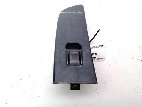 Used Right front window switch NISSAN TERRANO II (R20) 2.7 TDi 4WD (125 hp) 30844850