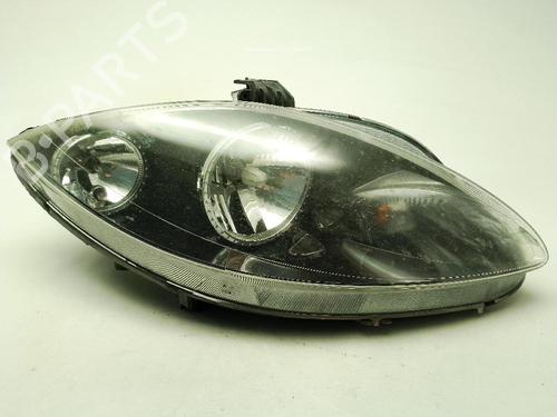 right-headlight-seat-leon-1p1-2005-2006-2007-2008-2009-2010-2011-2012-2013-38770849 main image