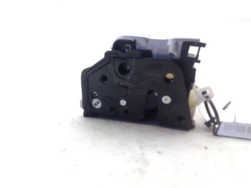 rear-right-lock-audi-q2-gab-gag-2016-24044053 main image